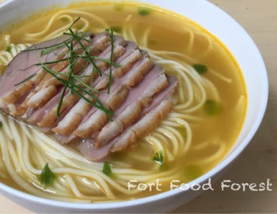Duck Noodle in Chicken Soup 無骨鴨胸清雞湯粉套餐
